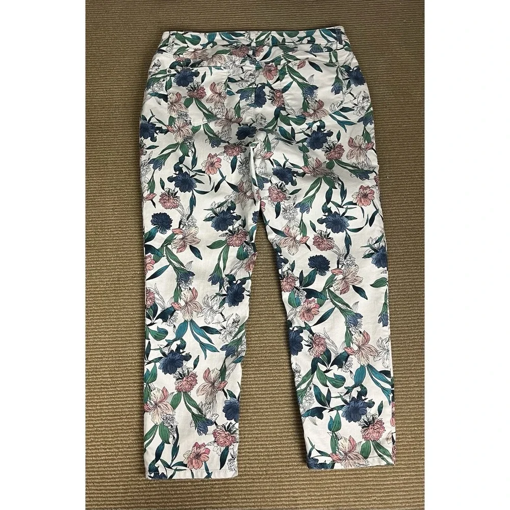 Chicos Pants 2.5 Multicolor‎ Floral Perfect Straight Stretch Girlfriend Slim Leg